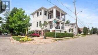 25 Cherry St in St Catharines, ON - Building Photo