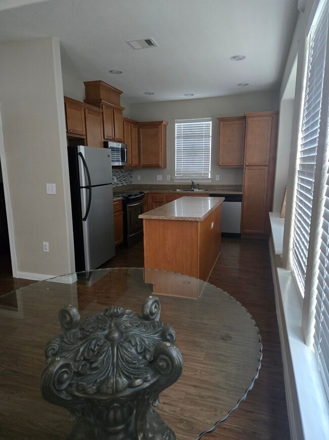 1025 Porter St in Beaumont, TX - Building Photo - Building Photo