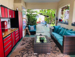769 NW 10th St in Miami, FL - Building Photo - Building Photo