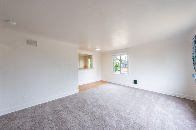 851 S 54th St, Unit 851 in Tacoma, WA - Foto de edificio - Building Photo