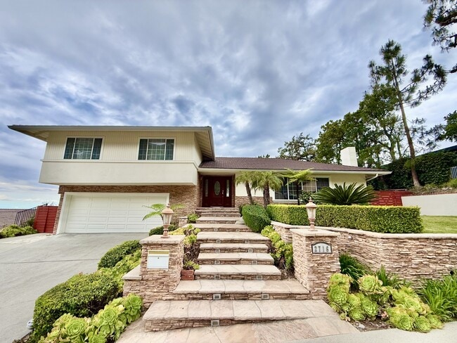 property at 2716 Ridgepine Dr