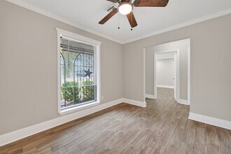 11107 Cedarview Ln in Houston, TX - Foto de edificio - Building Photo