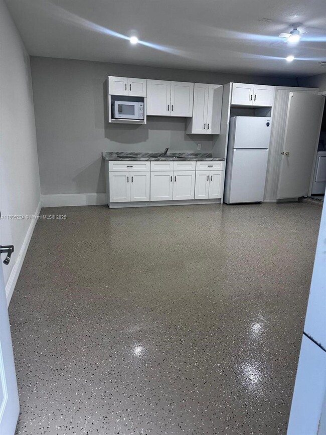 1442 SW Santiago Ave in Port St. Lucie, FL - Building Photo - Building Photo