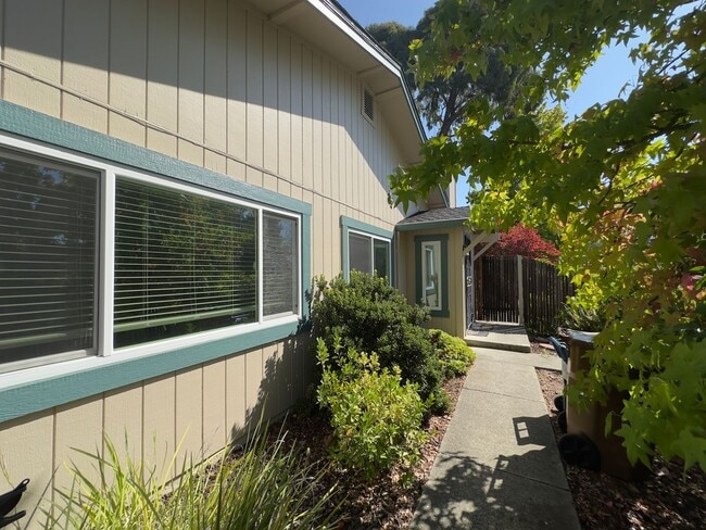 1599 London Dr in Benicia, CA - Building Photo - Building Photo