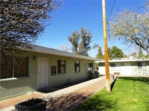 West Orangewood Apartments in Phoenix, AZ - Foto de edificio - Building Photo