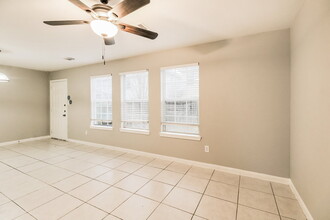 4934 S Cancun in Houston, TX - Building Photo - Building Photo