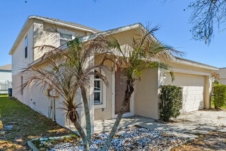 3667 Queens Cove Blvd in Winter Haven, FL - Building Photo - Building Photo