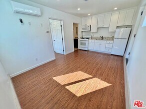 3901 S Orange Dr in Los Angeles, CA - Building Photo - Building Photo