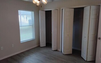 9426 N Manashee Dr in Citrus Springs, FL - Building Photo - Building Photo