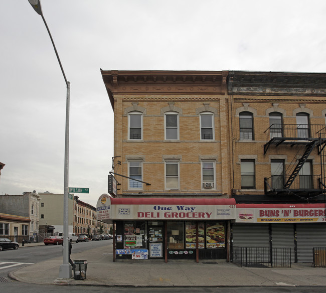 625 Wilson Ave in Brooklyn, NY - Building Photo - Building Photo