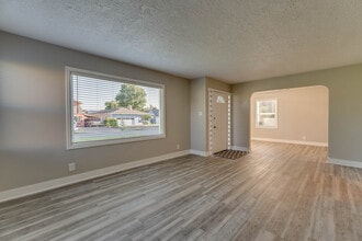 2908 Hemlock St in Longview, WA - Building Photo - Building Photo