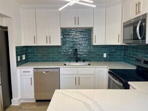 2118 S Venus St in Tampa, FL - Building Photo - Building Photo