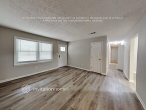 415 Plainville Dr SW, Unit C131 in Atlanta, GA - Building Photo - Building Photo