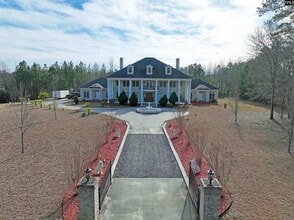 22 Creekside Wy in Ridgeway, SC - Building Photo - Building Photo