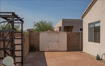 2512 N Ave Valiente in Tucson, AZ - Building Photo - Building Photo