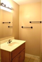 715 S Dfw Dr, Unit #2 in Edinburg, TX - Foto de edificio - Building Photo