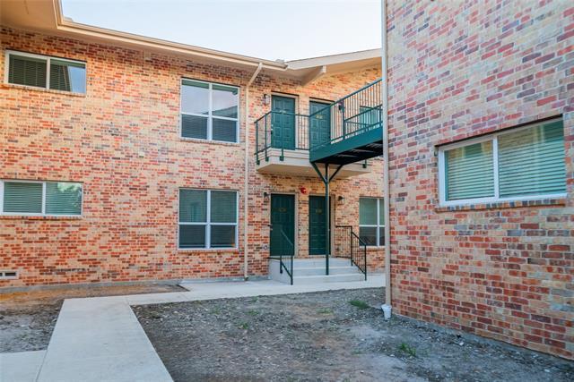 11232 Park Central Pl in Dallas, TX - Building Photo