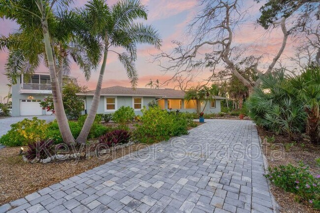 8560 Heron Lagoon Cir in Sarasota, FL - Building Photo - Building Photo