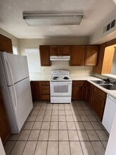 7040 W Olive Ave in Peoria, AZ - Building Photo - Building Photo