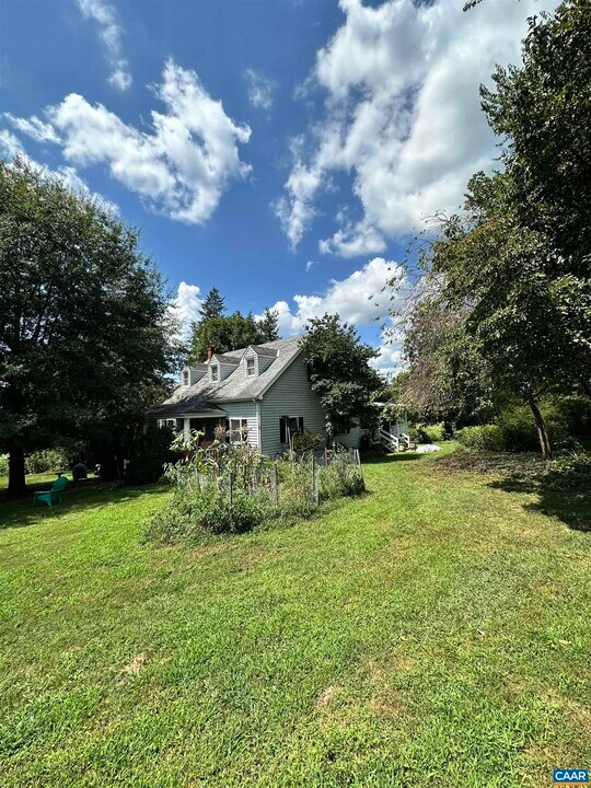 12881 W James Anderson Hwy in Buckingham, VA - Building Photo