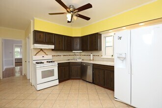 5215 N Laporte Ave-Unit -2 in Chicago, IL - Foto de edificio - Building Photo