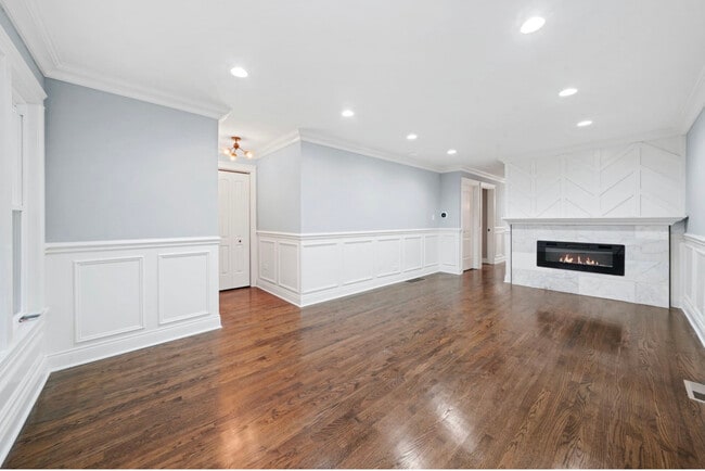 9347 S Luella Ave in Chicago, IL - Building Photo - Building Photo