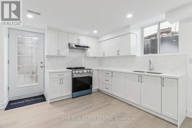 151 Coldwell Bay Cir in Vaughan, ON - Building Photo - Building Photo