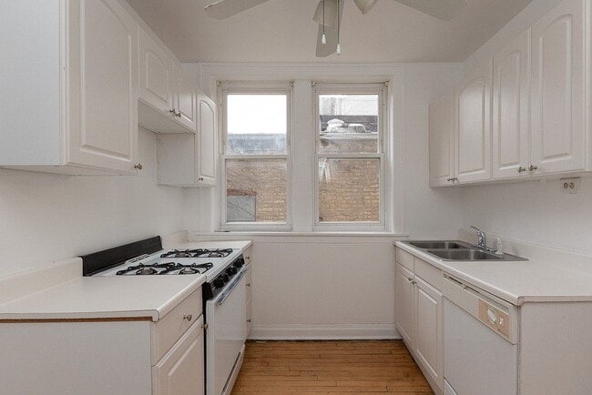 4409 N Kenneth Ave in Chicago, IL - Building Photo - Building Photo