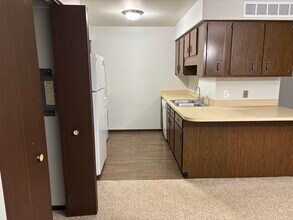 425 W Schleier St-Unit -5 in Frankenmuth, MI - Building Photo - Building Photo