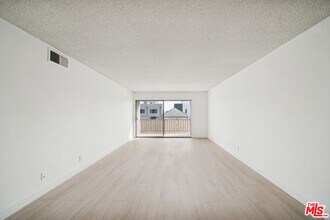 131 Orlando Ave in Los Angeles, CA - Building Photo - Building Photo