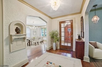 49 Greenwood Dr in Millburn, NJ - Building Photo - Building Photo