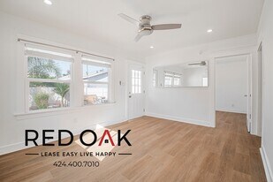 2928 S Halldale Ave in Los Angeles, CA - Building Photo