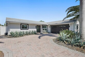 3755 Belle Vista Dr E in St Pete Beach, FL - Building Photo - Building Photo