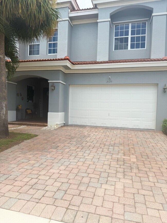 property at 2125 SW Cape Cod Dr