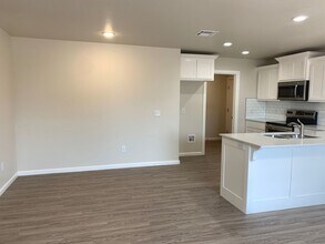 1525 NW 14th St in Newcastle, OK - Building Photo - Building Photo