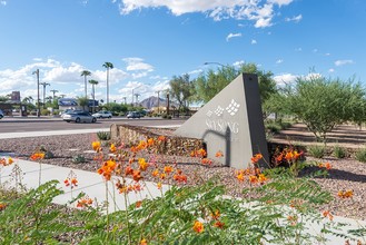 Belleview Village Apartments in Scottsdale, AZ - Foto de edificio - Building Photo