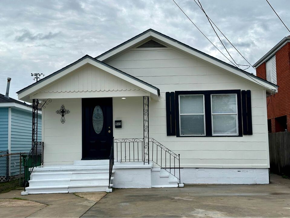 925 Ave. B in Westwego, LA - Building Photo