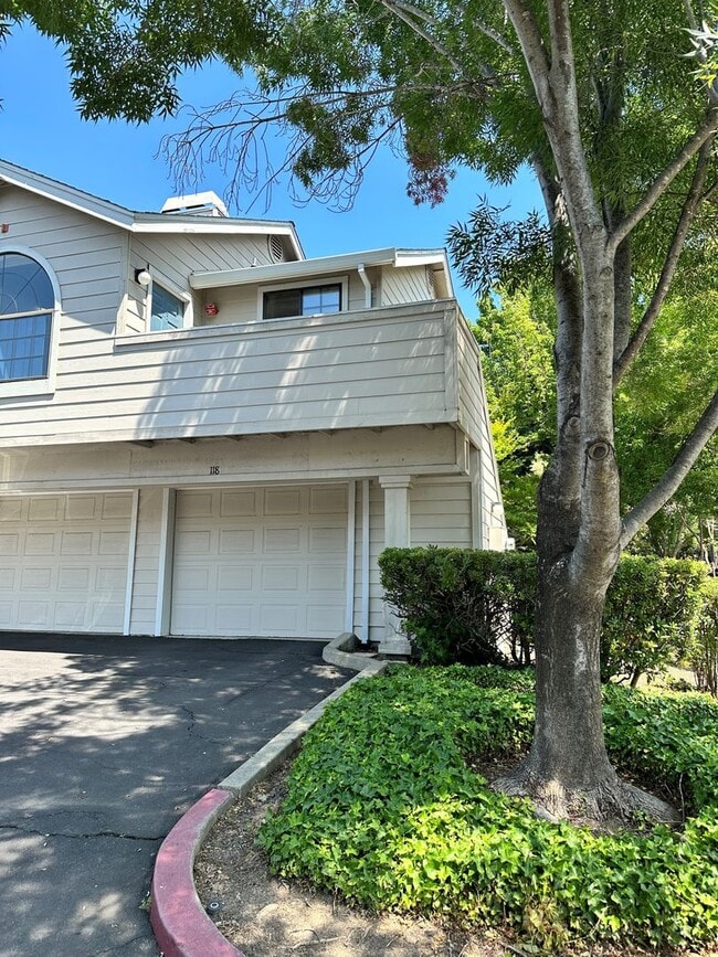 118 Golden Gate Cir