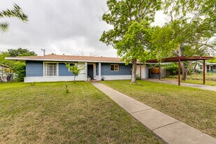 354 Brettonwood Dr in San Antonio, TX - Building Photo