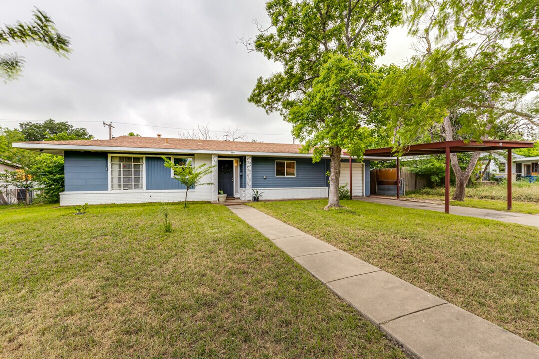 354 Brettonwood Dr in San Antonio, TX - Building Photo