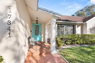 17341 SW 74th Ave in Palmetto Bay, FL - Building Photo - Building Photo