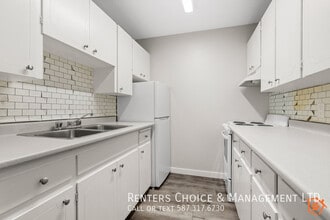 733-733 1 St SW in Medicine Hat, AB - Building Photo - Building Photo