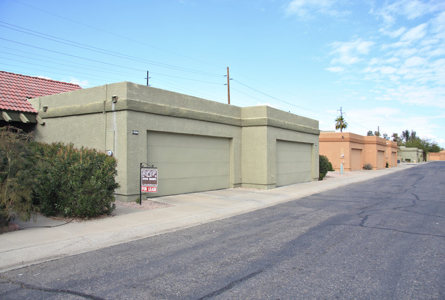 River Run Townhomes in Tempe, AZ - Building Photo - Building Photo