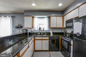 8329 Founders Woods Way in Fort Washington, MD - Building Photo - Building Photo