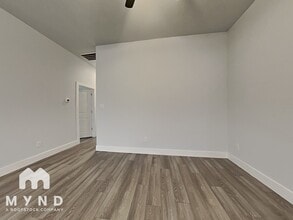 4826 Paula St in Houston, TX - Foto de edificio - Building Photo