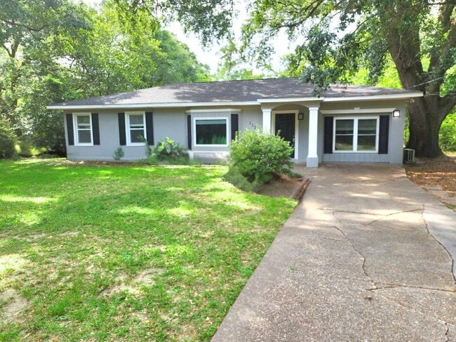 112 Hancock Ln