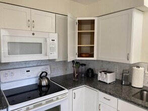 13472 Old Englishtown Rd in Wellington, FL - Building Photo - Building Photo