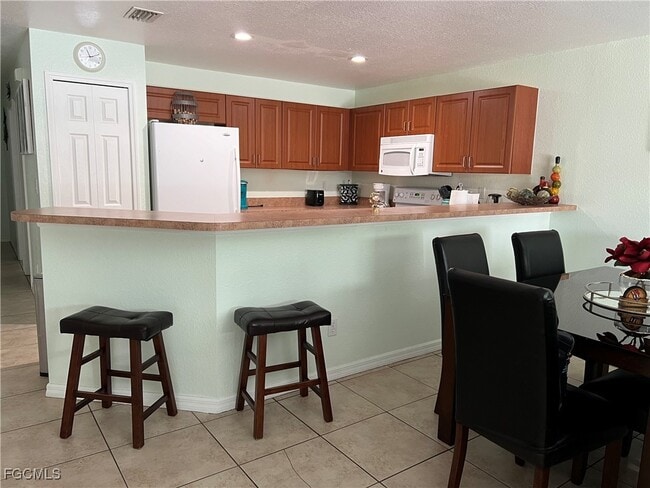 1333 SE 8th Ave in Cape Coral, FL - Building Photo - Building Photo