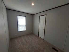 105 Delta Dawn Dr in Springfield, IL - Building Photo - Building Photo