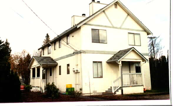 608 N 90th St in Seattle, WA - Foto de edificio